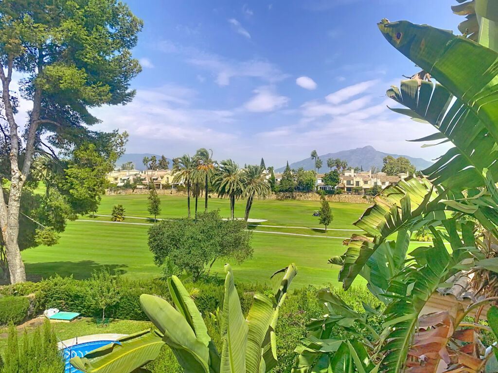 Semi-Detached House Guadalmina Alta Málaga - image 3