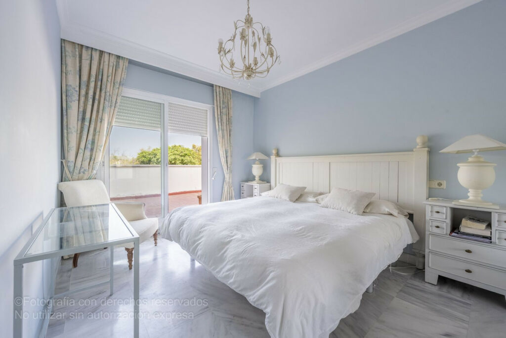 Penthouse Puerto Banús Málaga - image 3