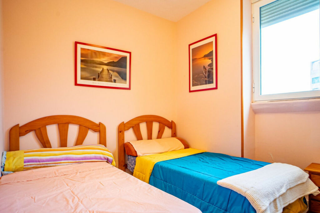 Middle Floor Apartment Benidorm Alicante - image 3
