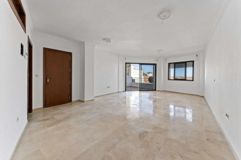 Middle Floor Apartment Mijas Málaga - image 3