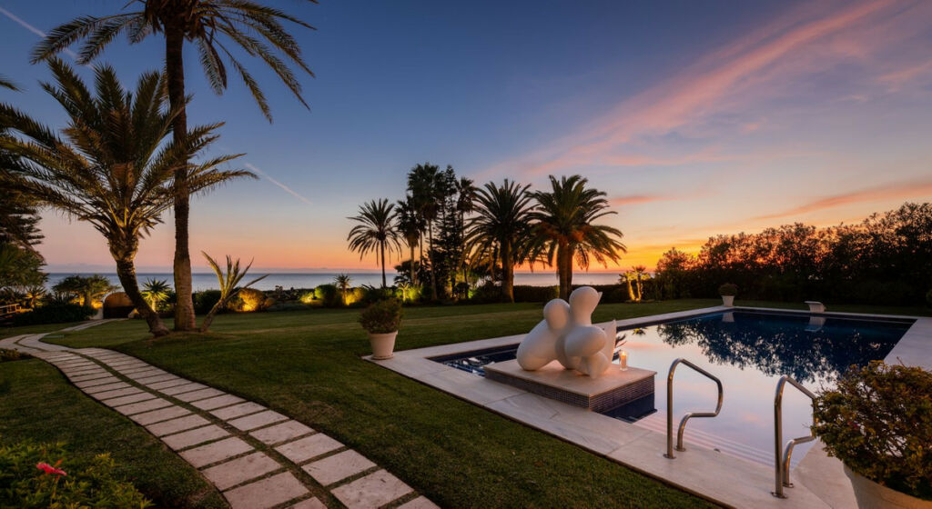 Detached Villa Los Monteros Málaga - image 3