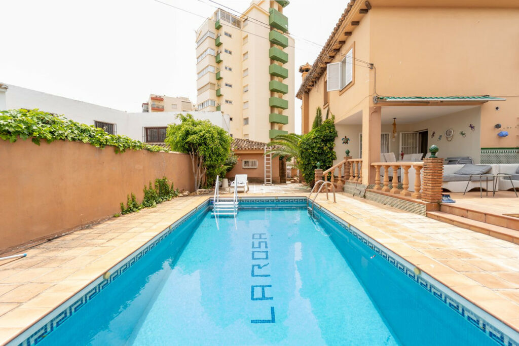 Detached Villa Fuengirola Málaga - image 30