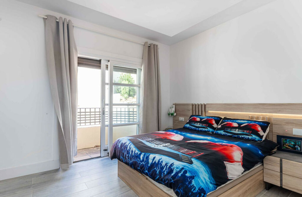 Townhouse Benahavís Málaga - image 30