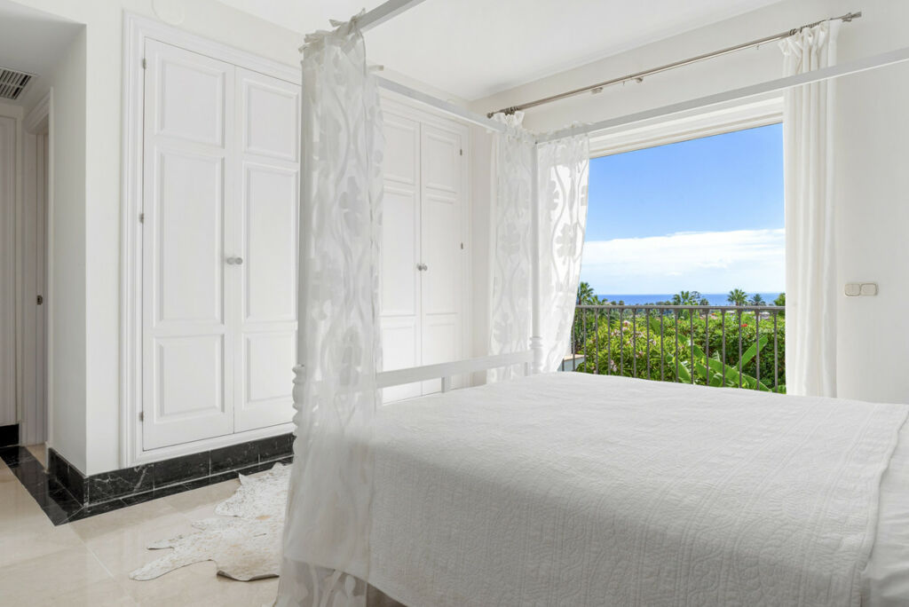 Detached Villa Nueva Andalucía Málaga - image 30