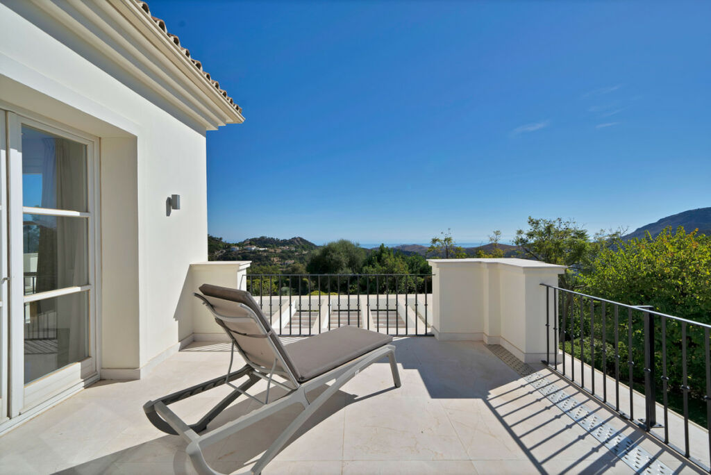 Detached Villa La Zagaleta Málaga - image 30