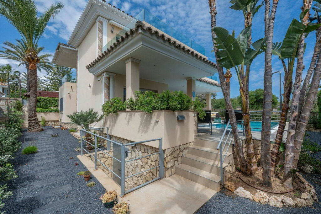 Detached Villa Marbesa Málaga - image 30