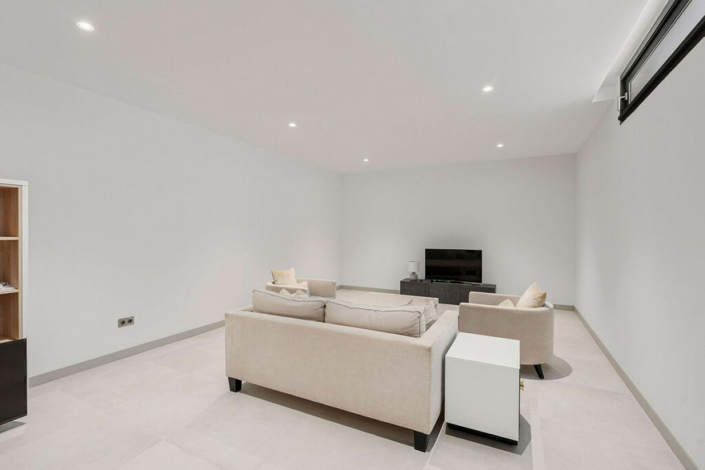 Detached Villa Nueva Andalucía Málaga - image 30