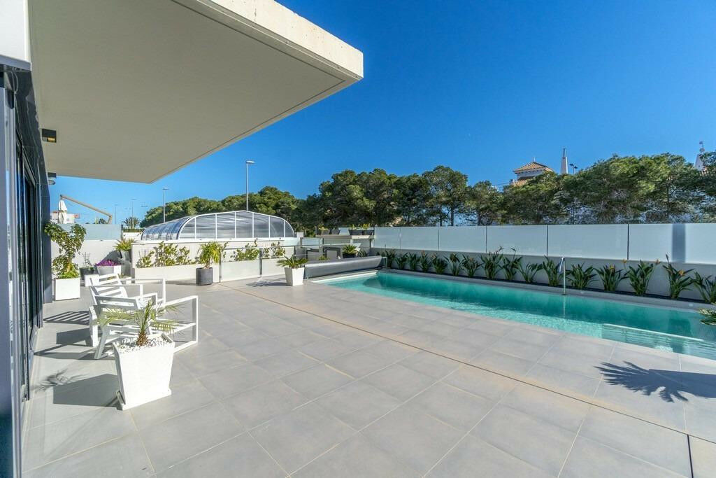 Detached Villa Campoamor Alicante - image 30