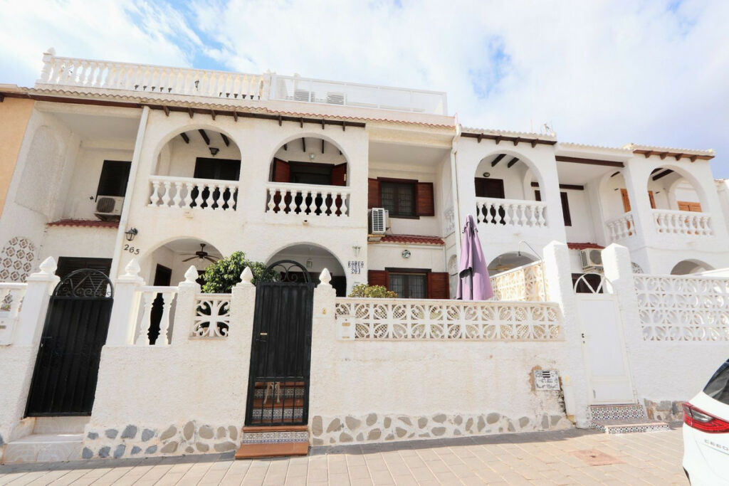 Townhouse Mil Palmeras Alicante - image 30