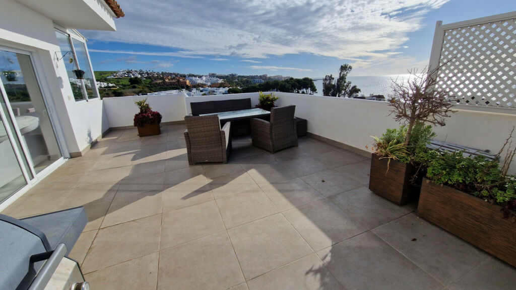 Middle Floor Apartment Estepona Málaga - image 30