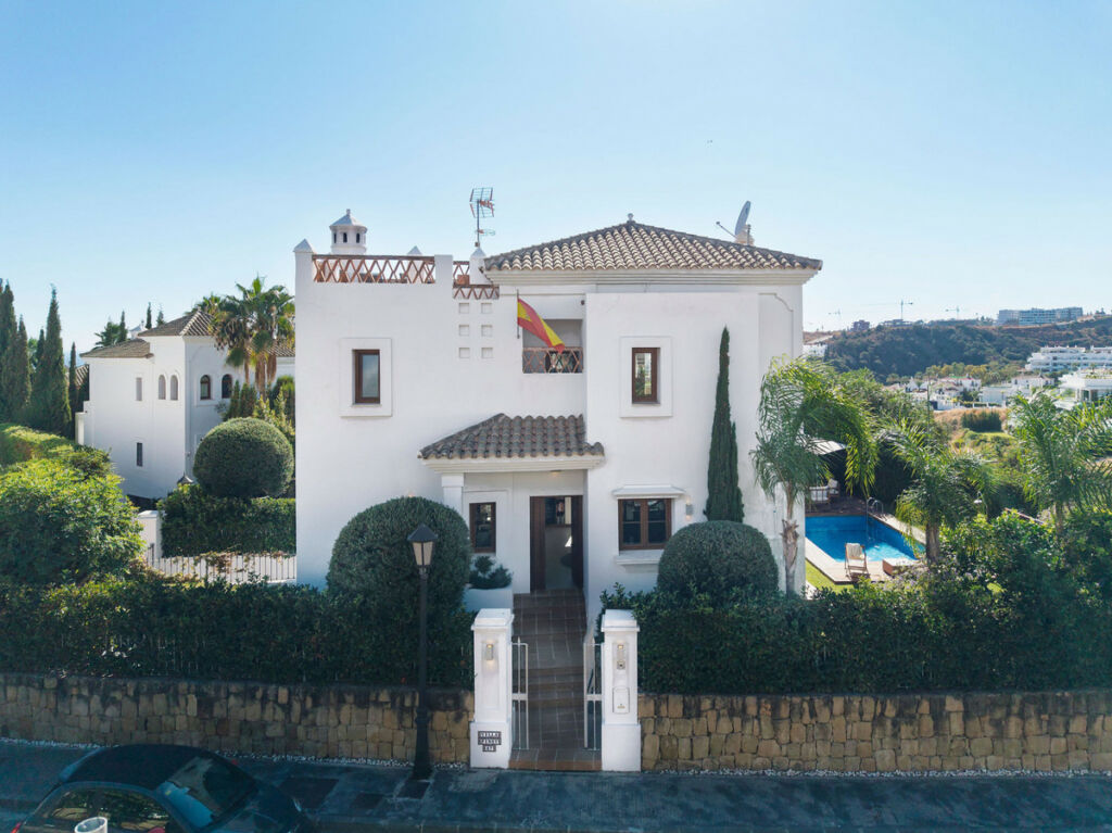 Detached Villa Estepona Málaga - image 30