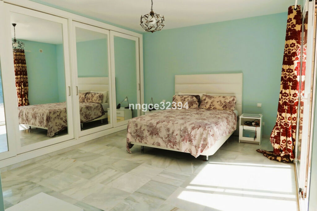 Detached Villa Sotogrande Cádiz - image 30