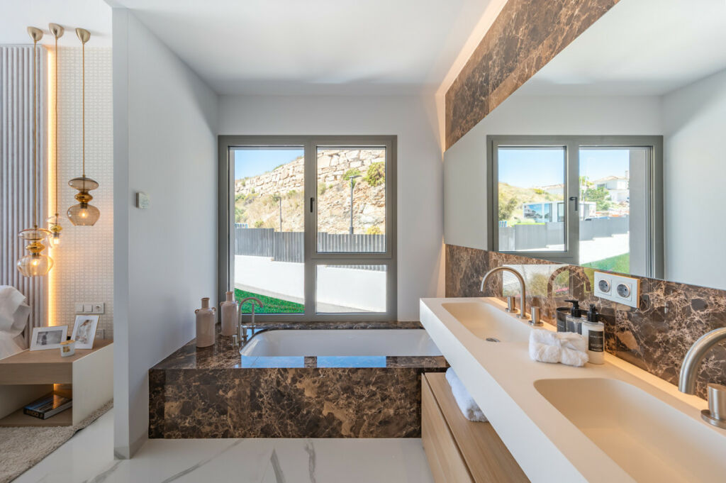 Middle Floor Apartment Benahavís Málaga - image 30