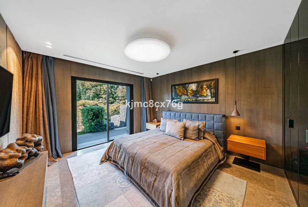 Detached Villa Guadalmina Baja Málaga - image 30