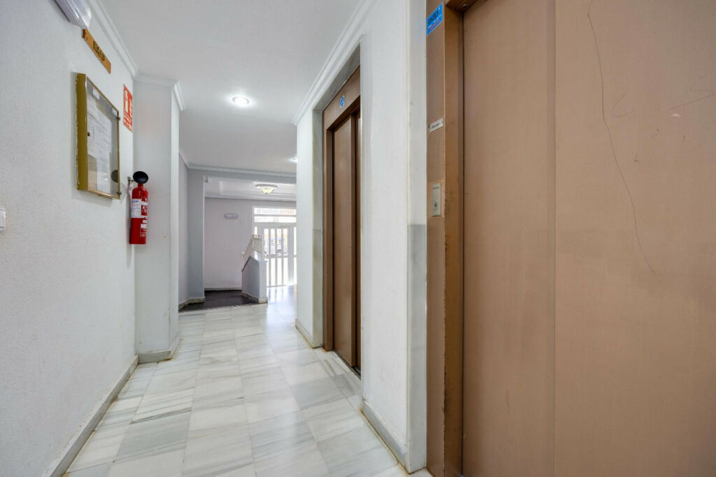 Middle Floor Apartment Guardamar del Segura Alicante - image 30