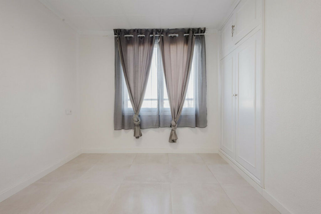 Middle Floor Apartment Torrevieja Alicante - image 30