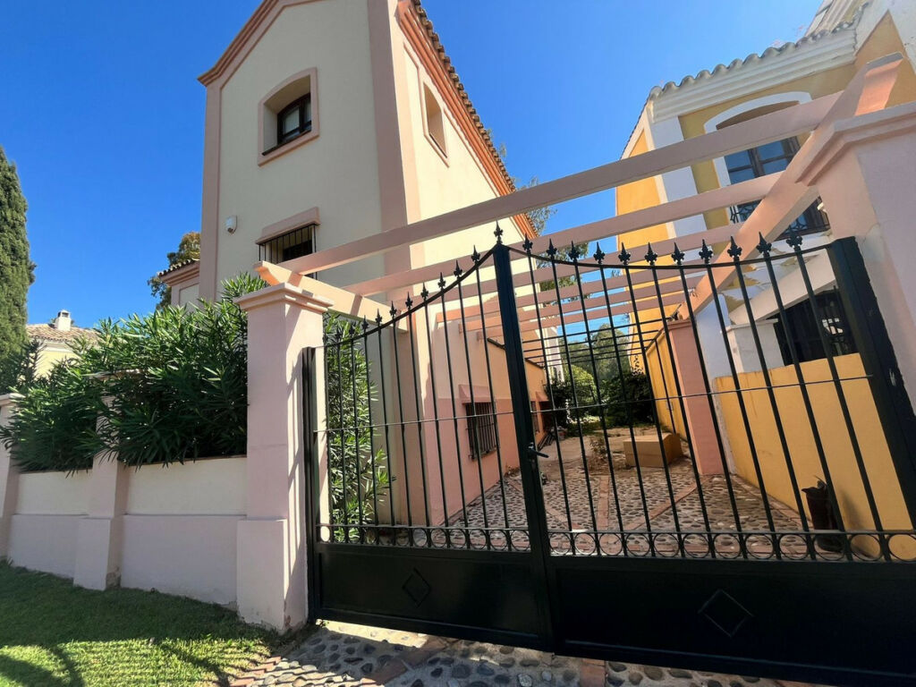 Detached Villa Guadalmina Alta Málaga - image 31