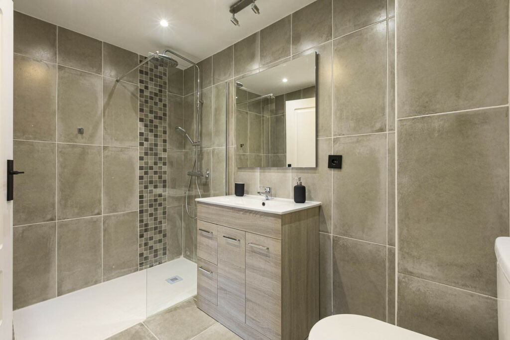 Middle Floor Apartment Nueva Andalucía Málaga - image 31
