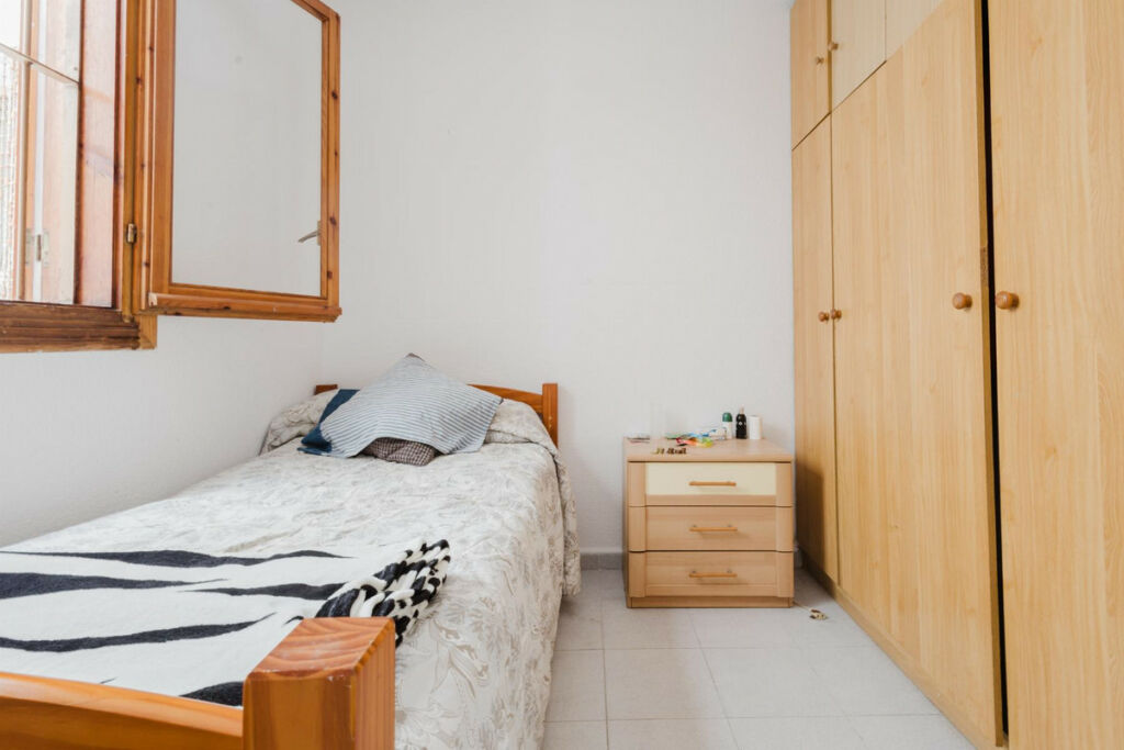 Middle Floor Apartment Torrevieja Alicante - image 31
