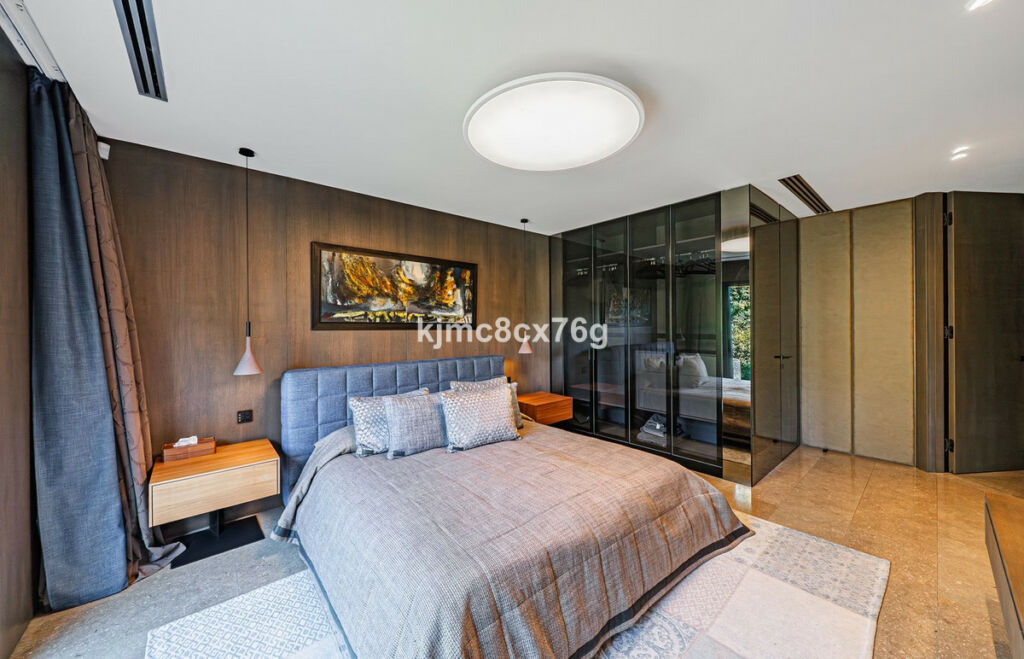 Detached Villa Guadalmina Baja Málaga - image 31