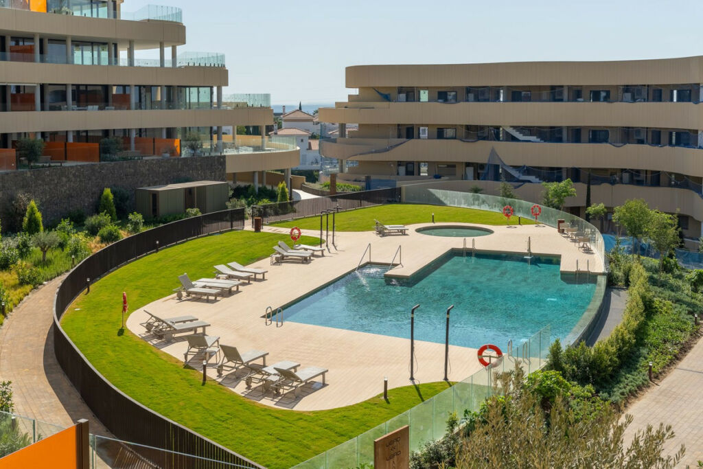 Middle Floor Apartment Higueron Málaga - image 31