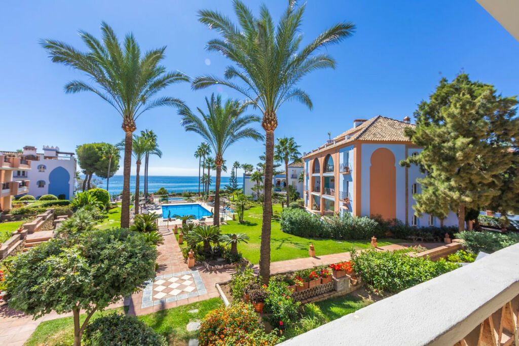 Middle Floor Apartment Casares Playa Málaga - image 31