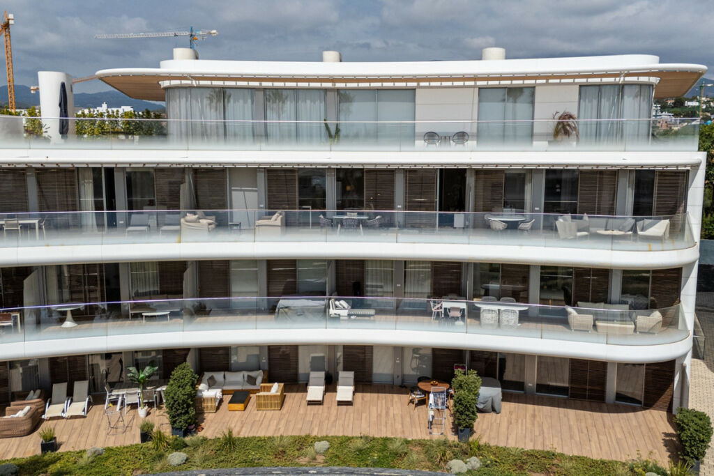 Middle Floor Apartment Estepona Málaga - image 31