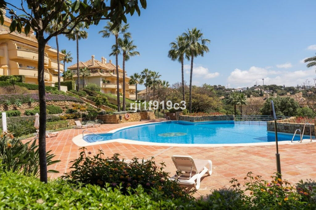 Middle Floor Apartment Elviria Málaga - image 31