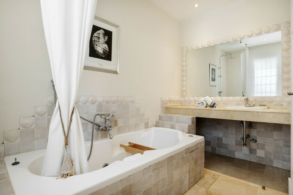 Detached Villa Nueva Andalucía Málaga - image 31