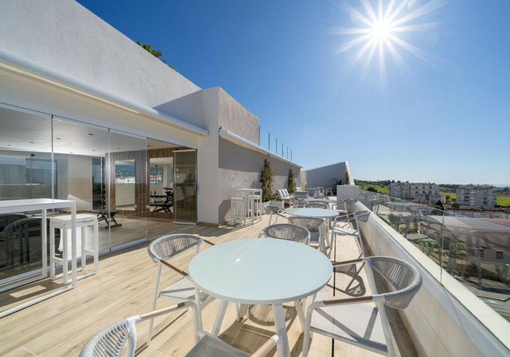 Middle Floor Apartment Nueva Andalucía Málaga - image 31