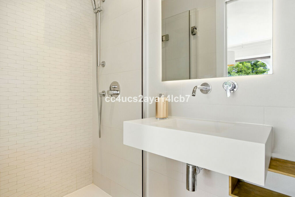 Townhouse Nueva Andalucía Málaga - image 31