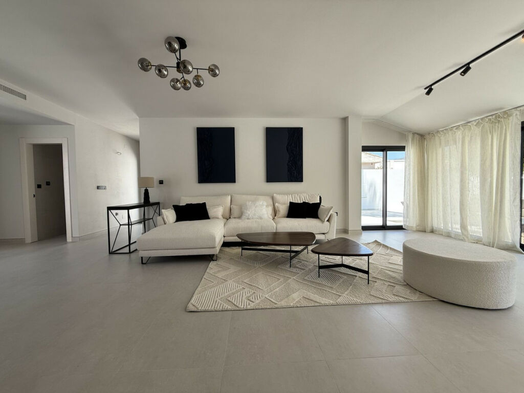 Detached Villa Marbella Málaga - image 31