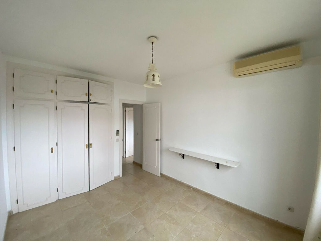 Detached Villa Calahonda Málaga - image 31