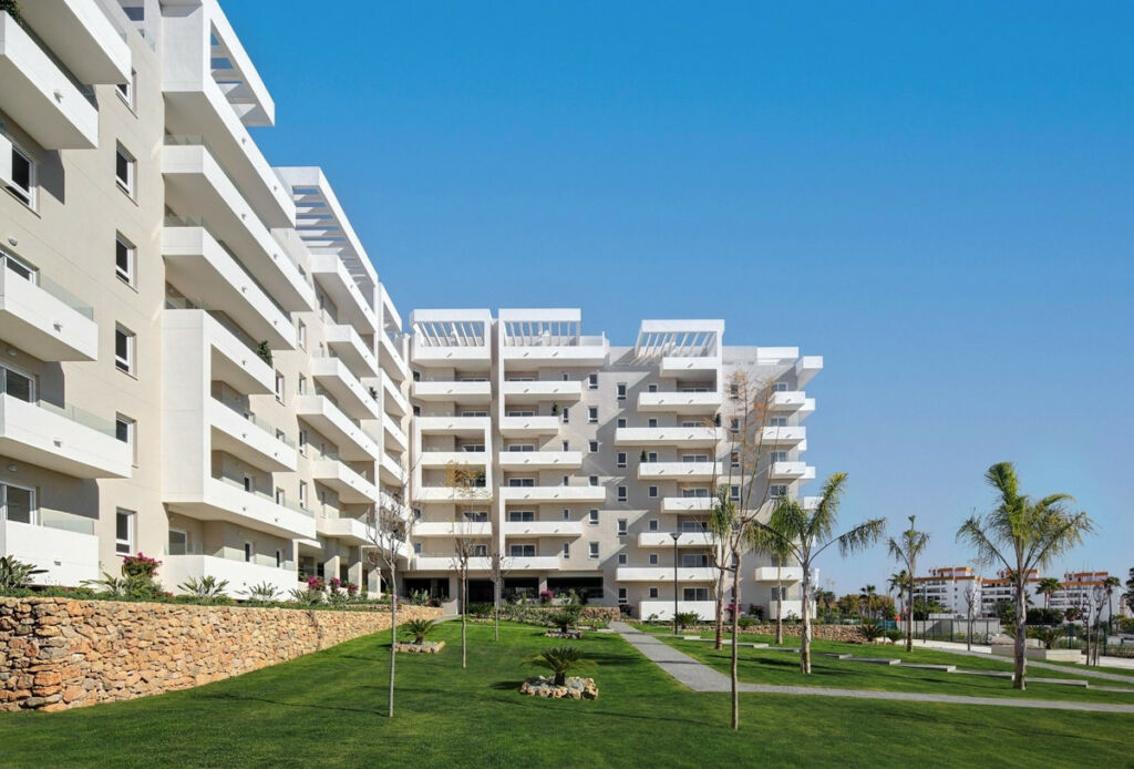 Middle Floor Apartment Nueva Andalucía Málaga - image 31
