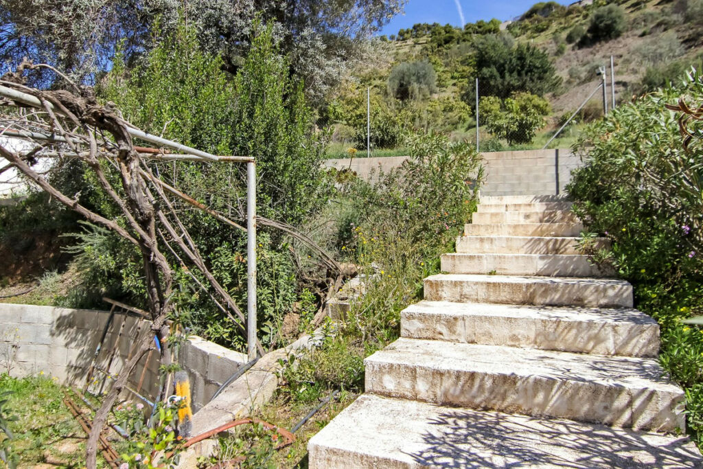 Semi-Detached House Cútar Málaga - image 31