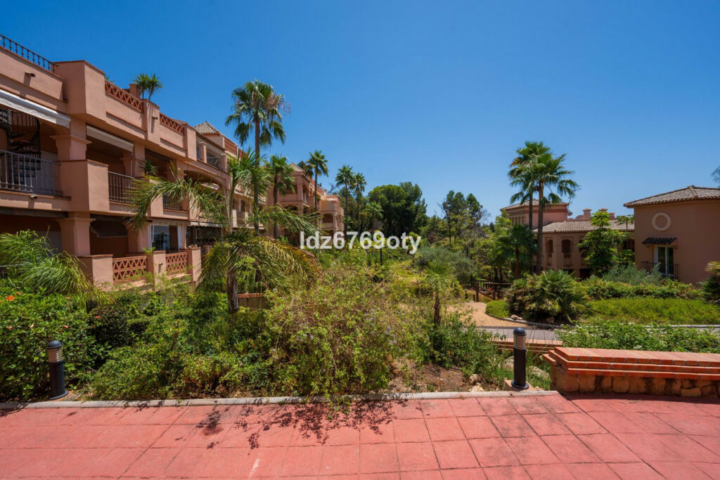 Middle Floor Apartment Benalmadena Málaga - image 32
