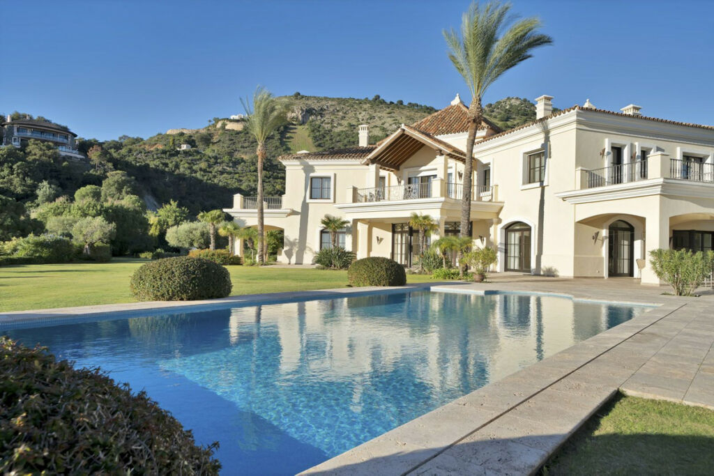 Detached Villa Benahavís Málaga - image 32