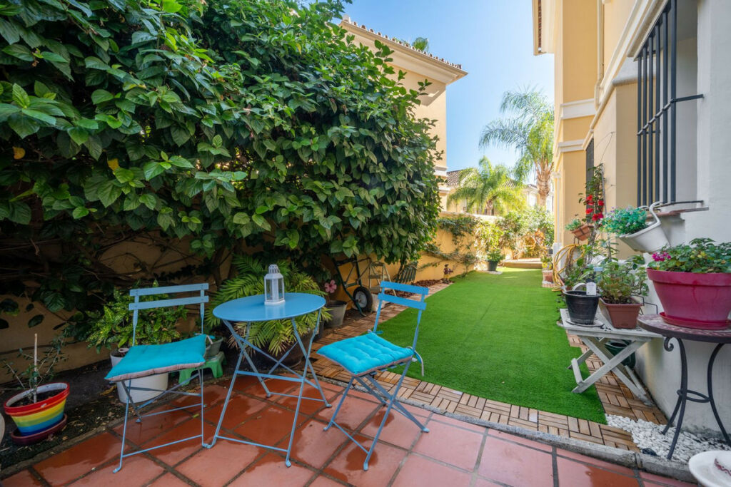 Semi-Detached House Elviria Málaga - image 32