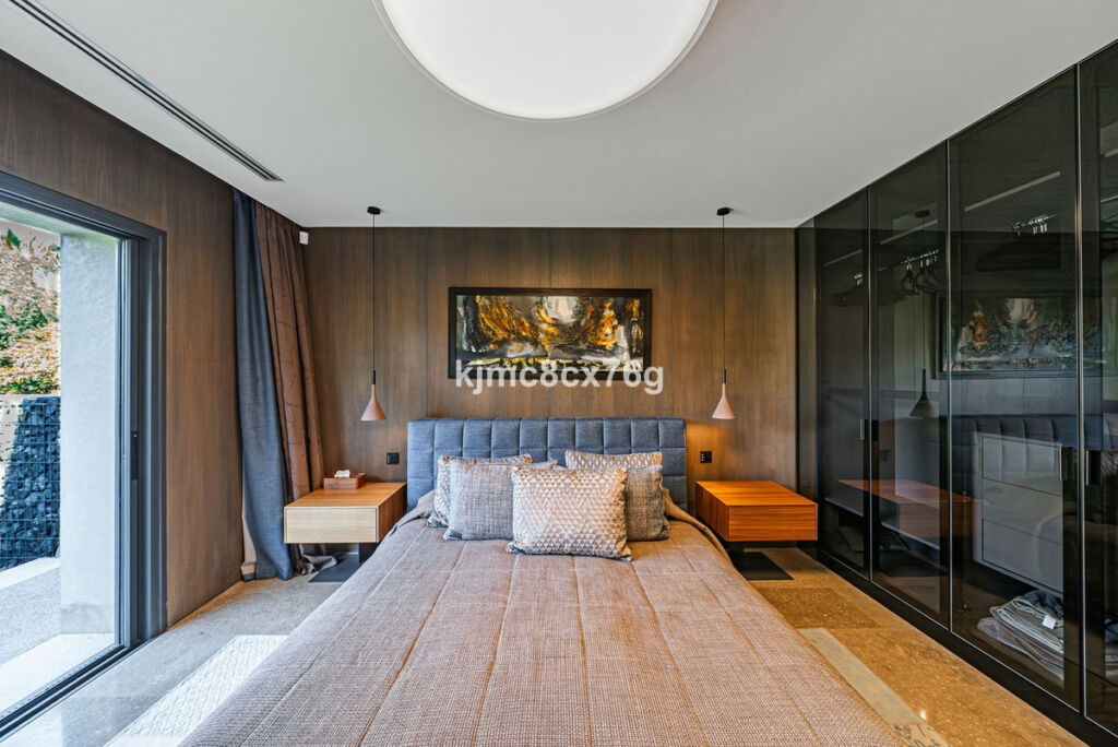 Detached Villa Guadalmina Baja Málaga - image 32