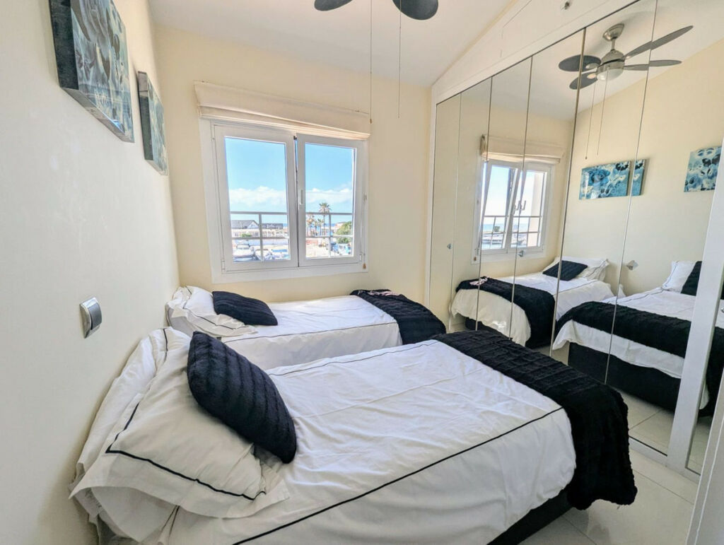 Middle Floor Apartment Puerto de Cabopino Málaga - image 32