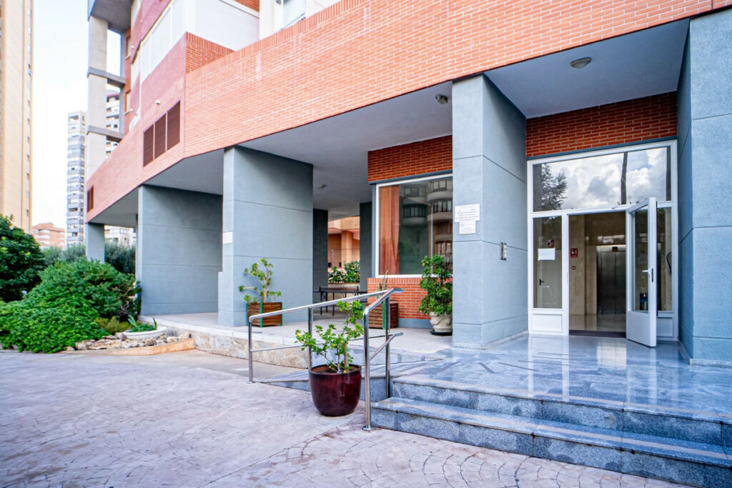Middle Floor Apartment Benidorm Alicante - image 32
