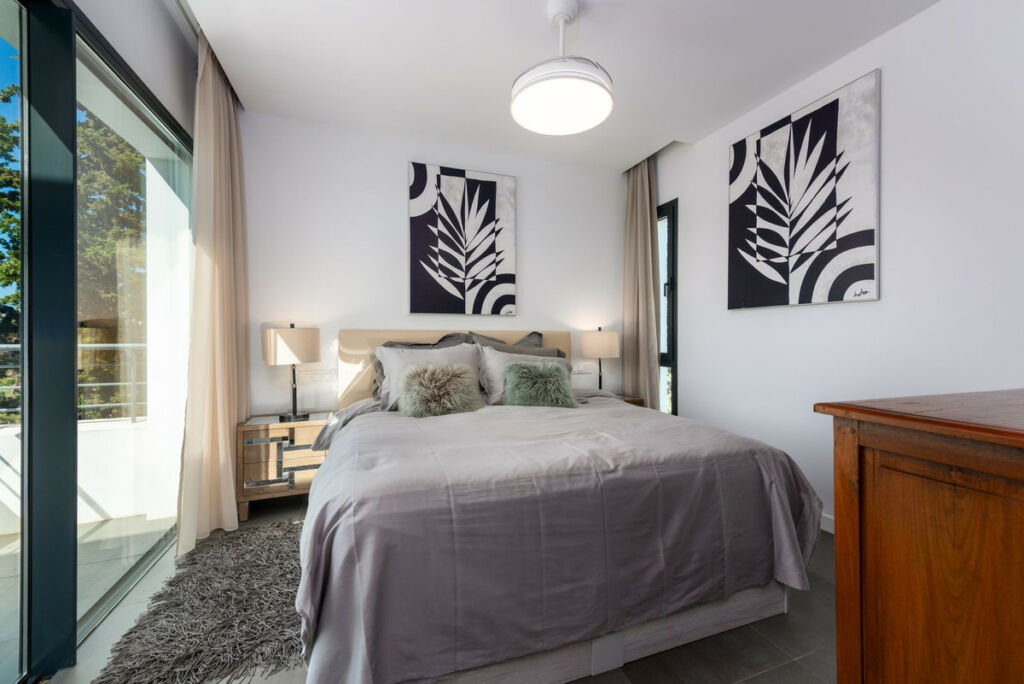 Detached Villa New Golden Mile Málaga - image 32