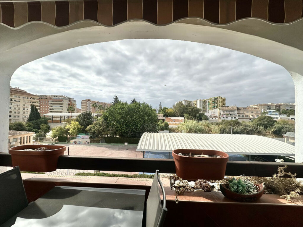 Middle Floor Apartment Fuengirola Málaga - image 32