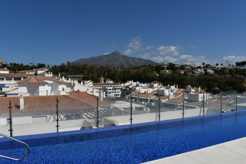 Middle Floor Apartment Nueva Andalucía Málaga - image 32