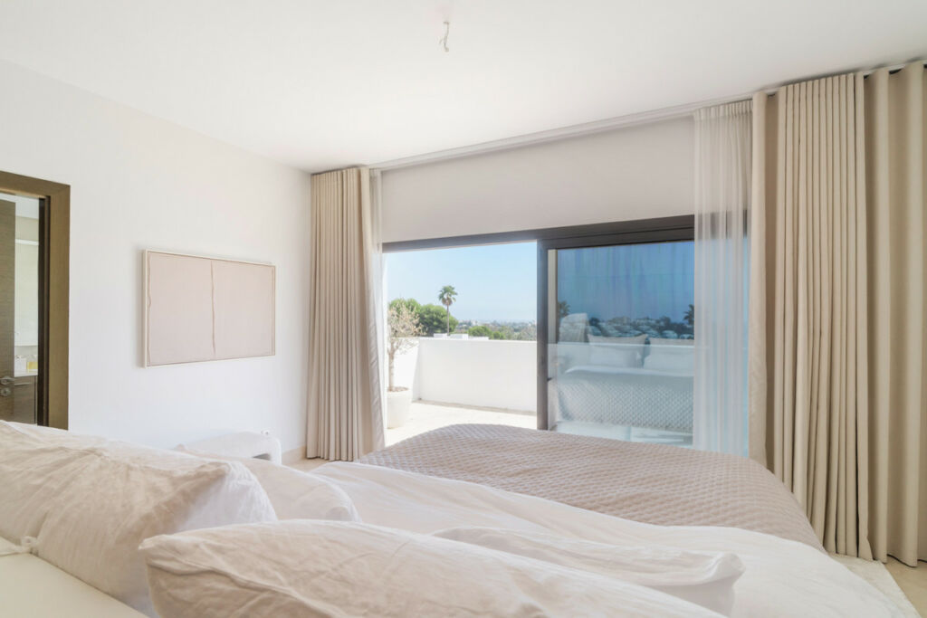 Detached Villa Benahavís Málaga - image 32