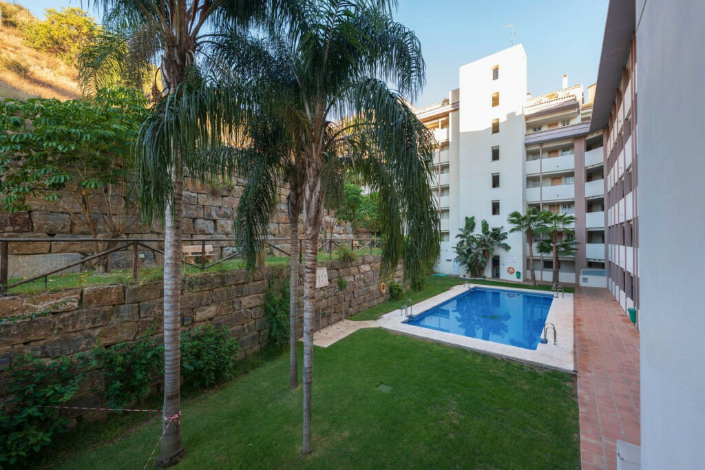 Middle Floor Apartment Los Pacos Málaga - image 32