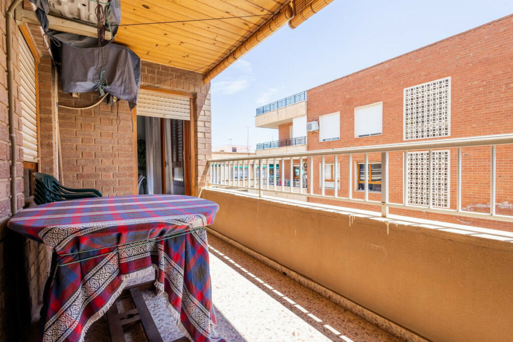 Middle Floor Apartment Torrevieja Alicante - image 32