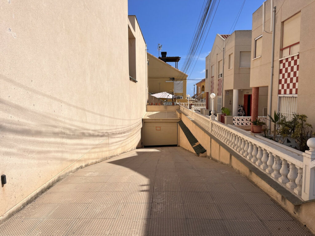 Townhouse Torrevieja Alicante - image 32