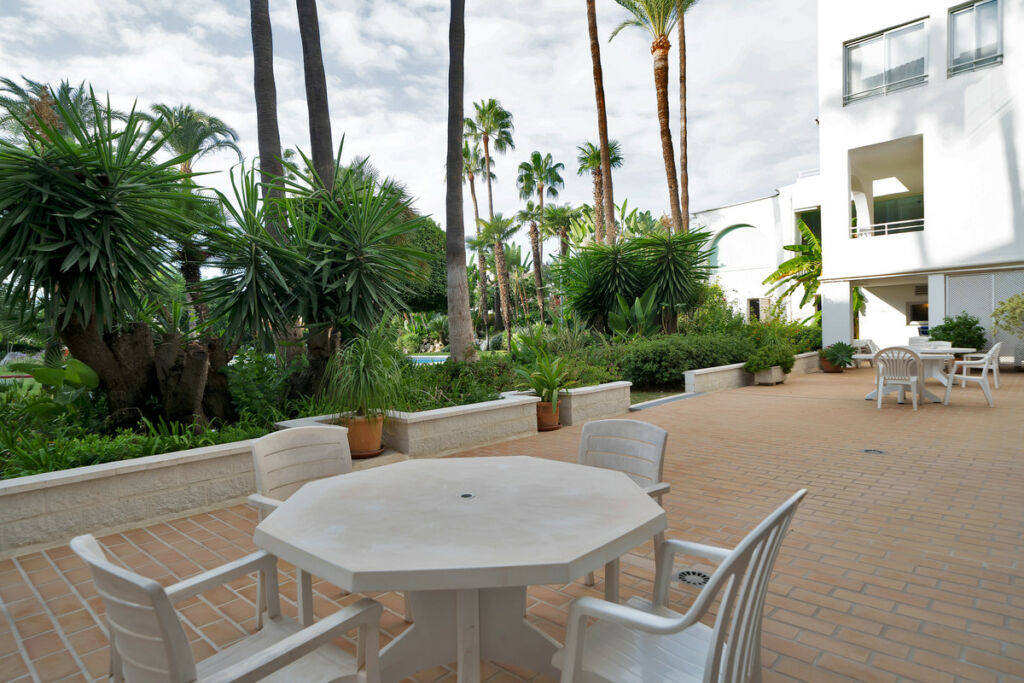 Middle Floor Apartment Estepona Málaga - image 33