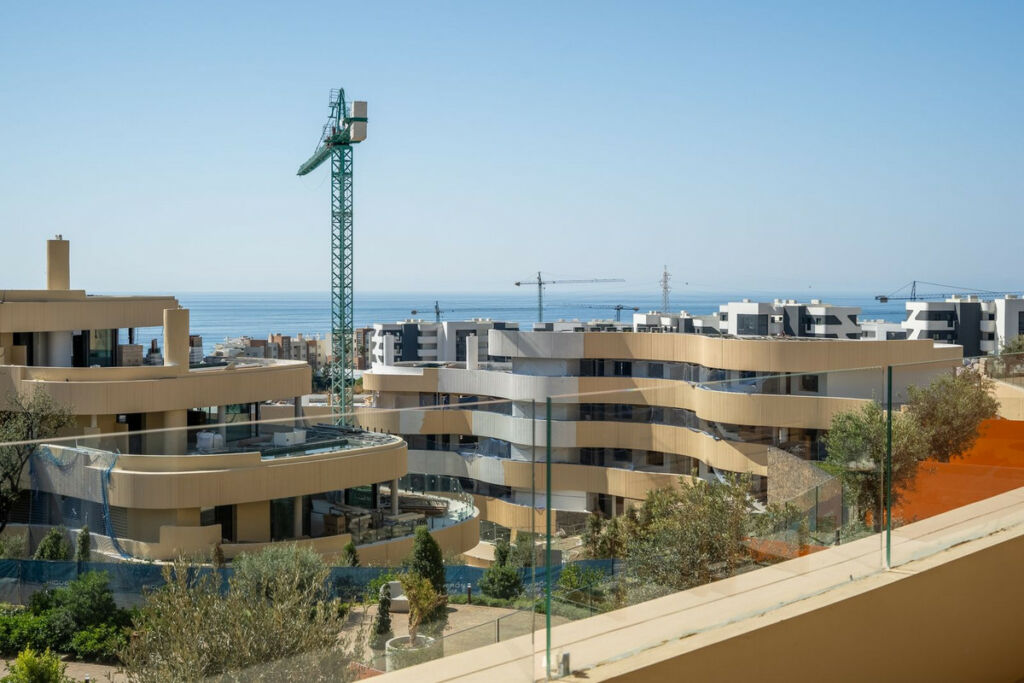 Middle Floor Apartment Higueron Málaga - image 33
